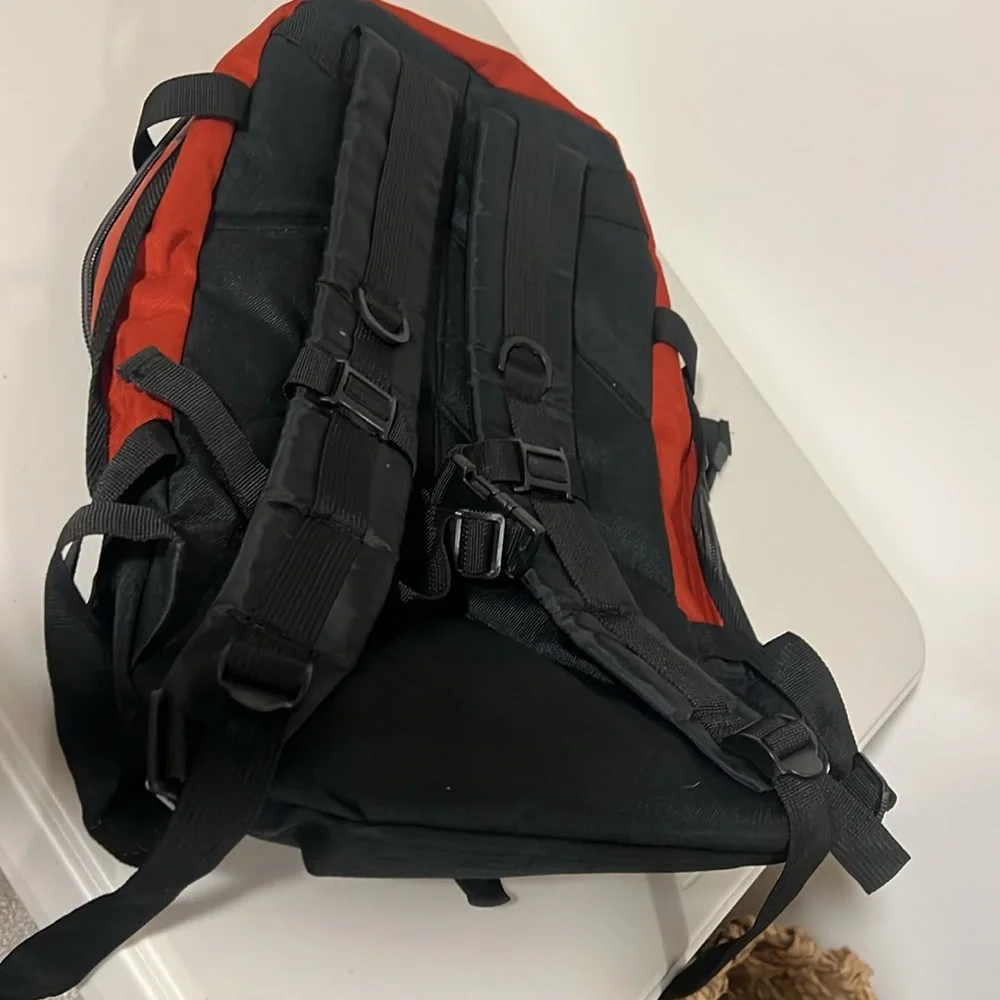 Tracker backpack - Picture 4 of 5